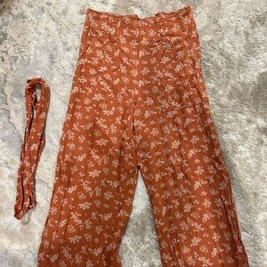 American Eagle Small Flower Print Pants